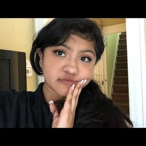 Meet your Posher, Nayeli